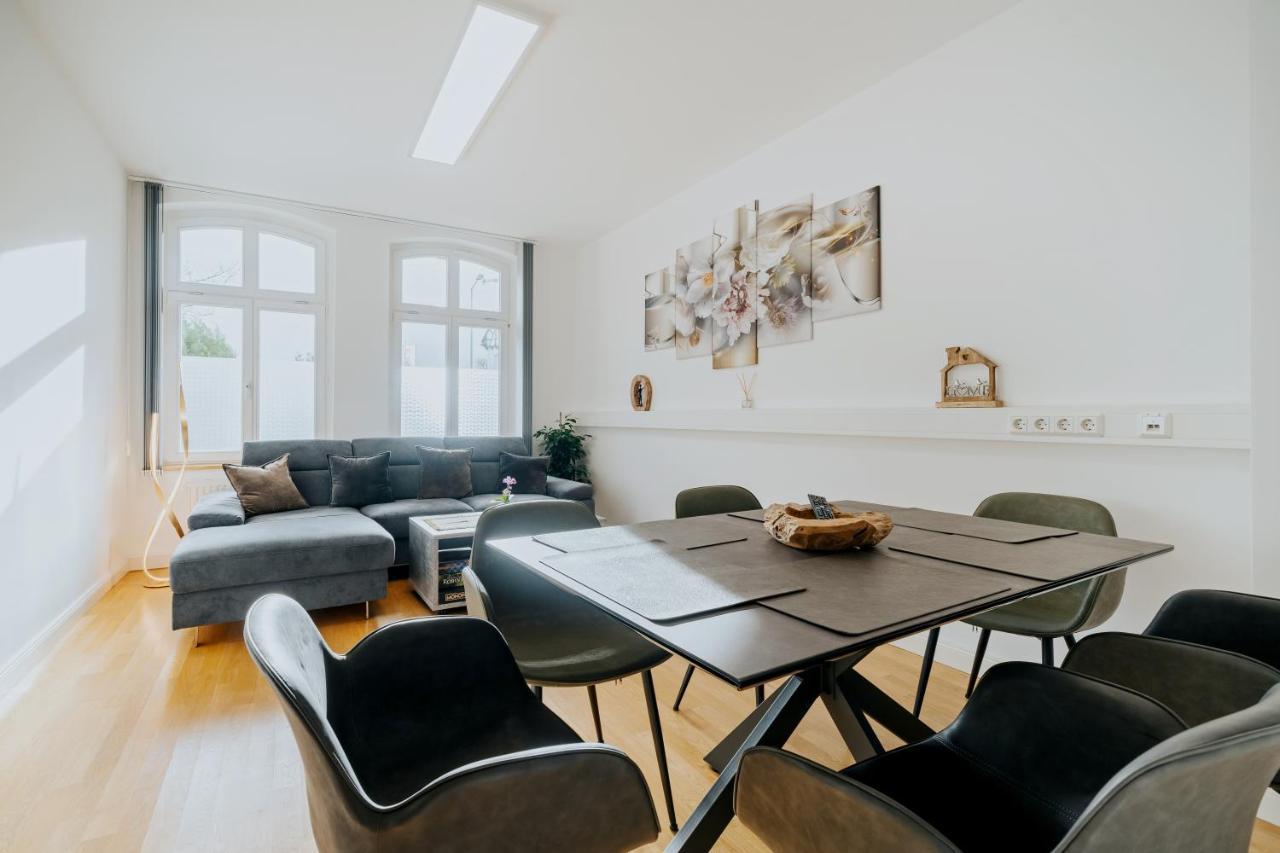 Blissplace 3 Zi Premium Apartment Nahe Getec Arena Mit Kingsize Betten Und Balkon Magdeburg Exterior foto
