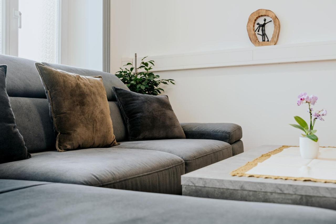 Blissplace 3 Zi Premium Apartment Nahe Getec Arena Mit Kingsize Betten Und Balkon Magdeburg Exterior foto