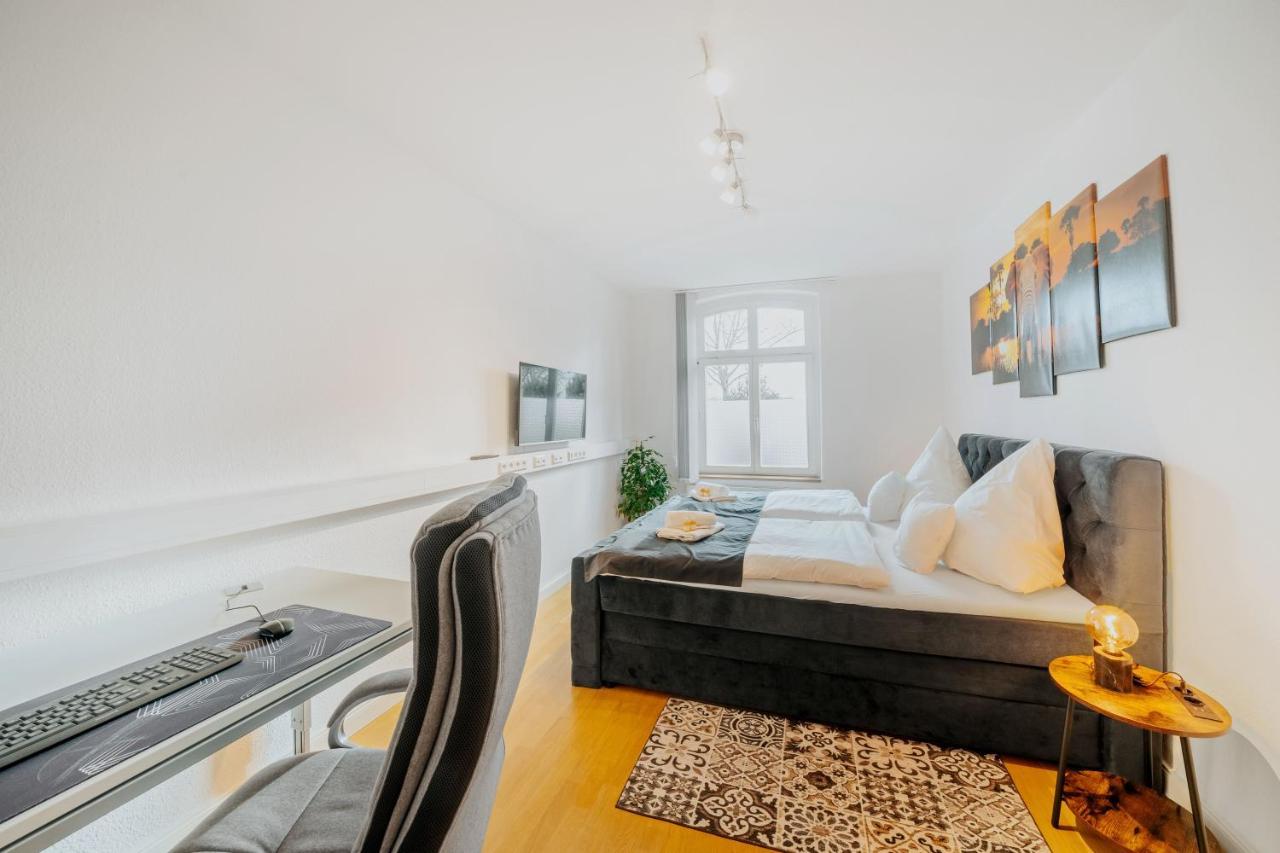 Blissplace 3 Zi Premium Apartment Nahe Getec Arena Mit Kingsize Betten Und Balkon Magdeburg Exterior foto